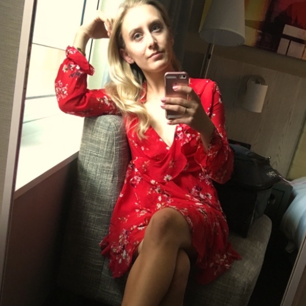 Sexy Red DIVIDED Dress XS 💃🏼